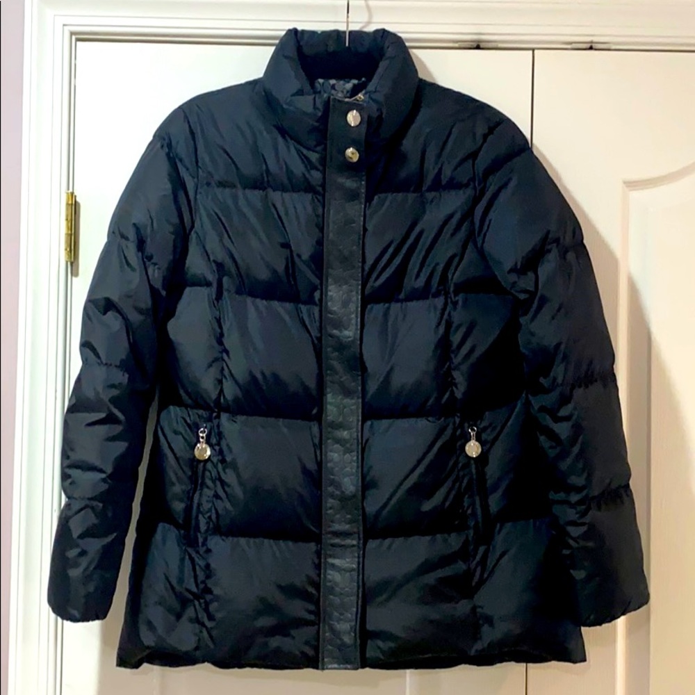 COACH woman’s signature puffer jacket black